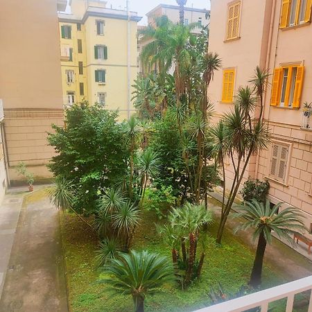 The House Of The Sunbeam Apartment เนเปิลส์ ภายนอก รูปภาพ