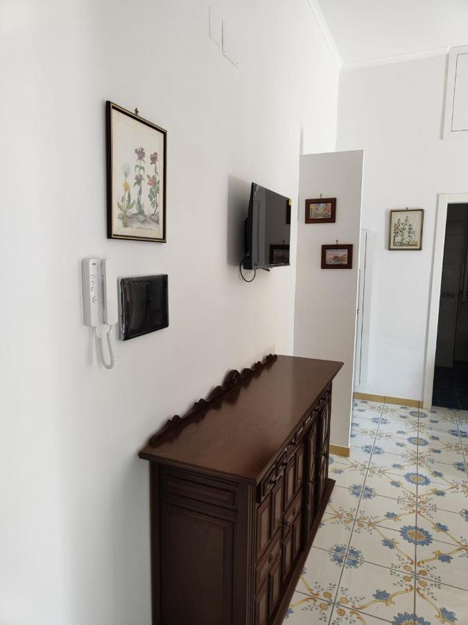 The House Of The Sunbeam Apartment เนเปิลส์ ภายนอก รูปภาพ