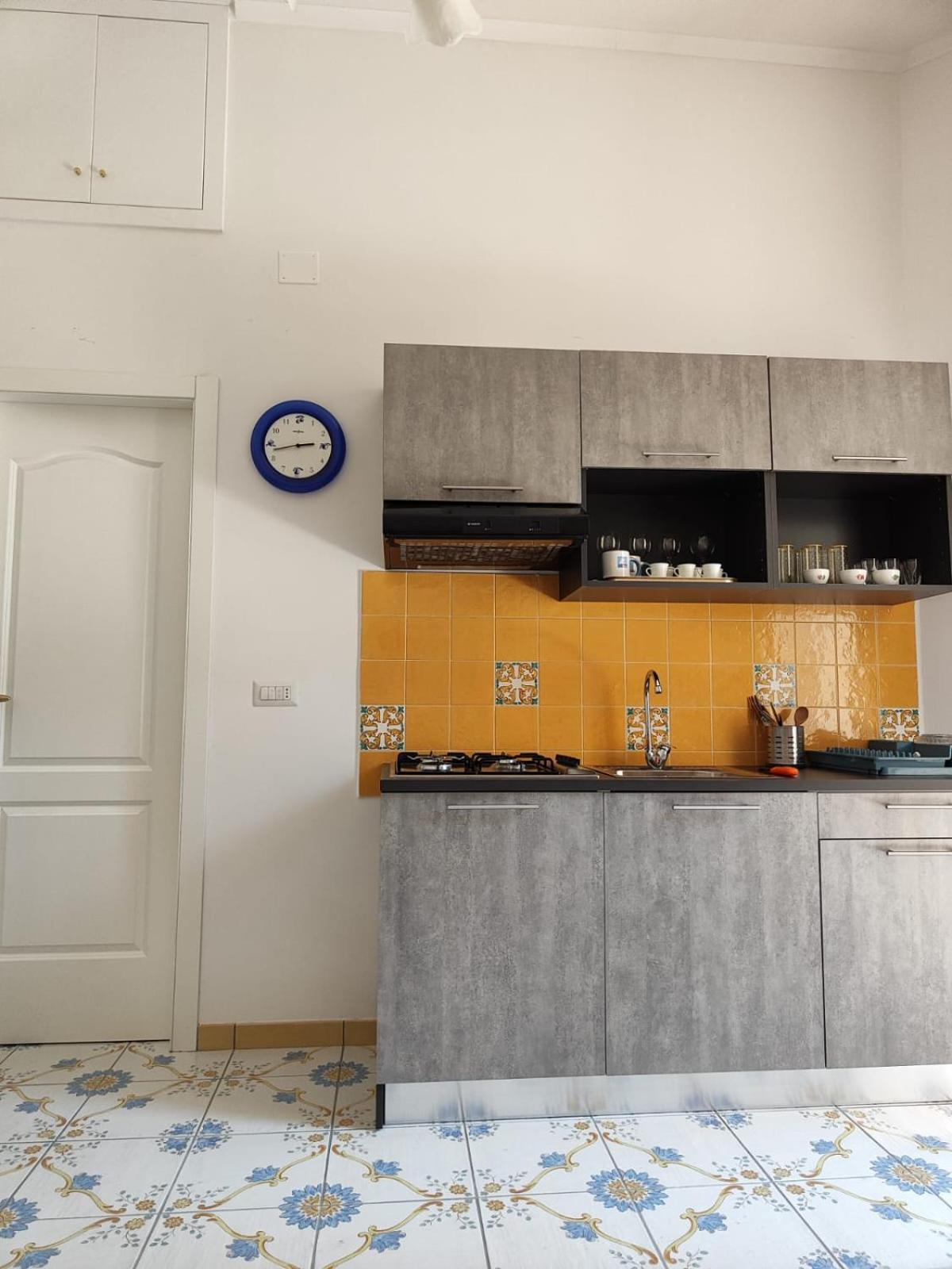 The House Of The Sunbeam Apartment เนเปิลส์ ภายนอก รูปภาพ